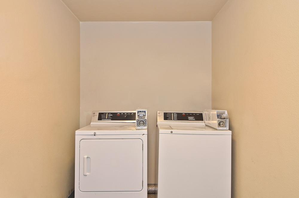Clackamas Inn And Suites Luaran gambar