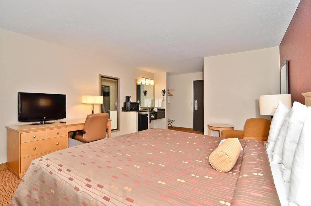 Clackamas Inn And Suites Luaran gambar