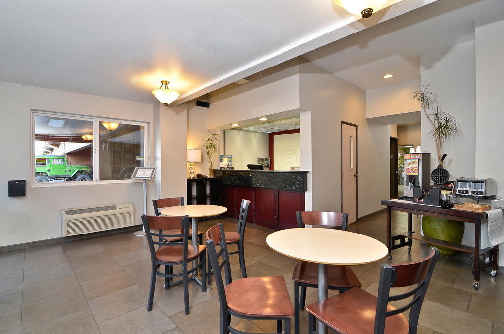 Clackamas Inn And Suites Luaran gambar