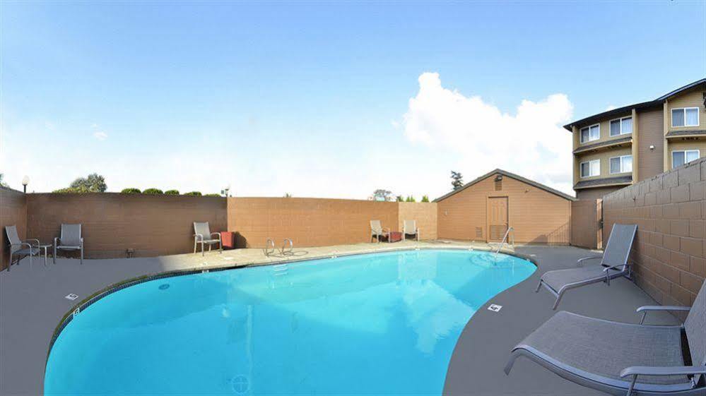 Clackamas Inn And Suites Luaran gambar